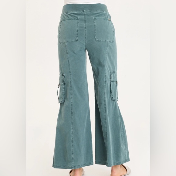 XCVI
ERWIN SIDE PLEATS CARGO WIDE-LEG PANT
 In Ocean Storm Pigment - Picture 3 of 5